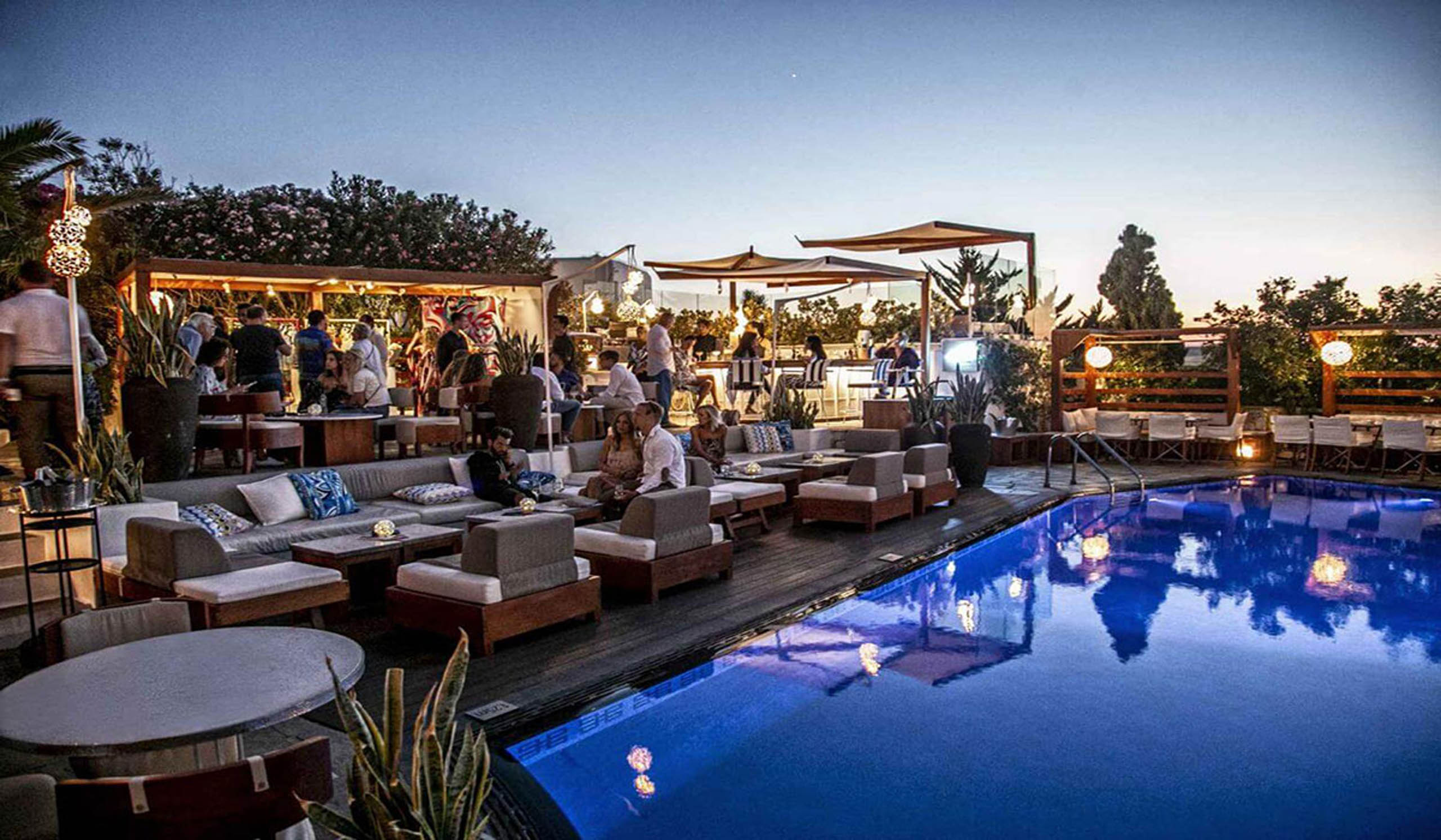 hotels-the belvedere-Pool Party